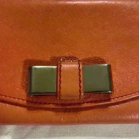 Chloe Long Wallet w/ Box, Authenticity Card and Dust Cover - Picture 6 of 15